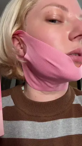These are actually insane. #neck #neckmask #skincare #matureskin #roundlab 