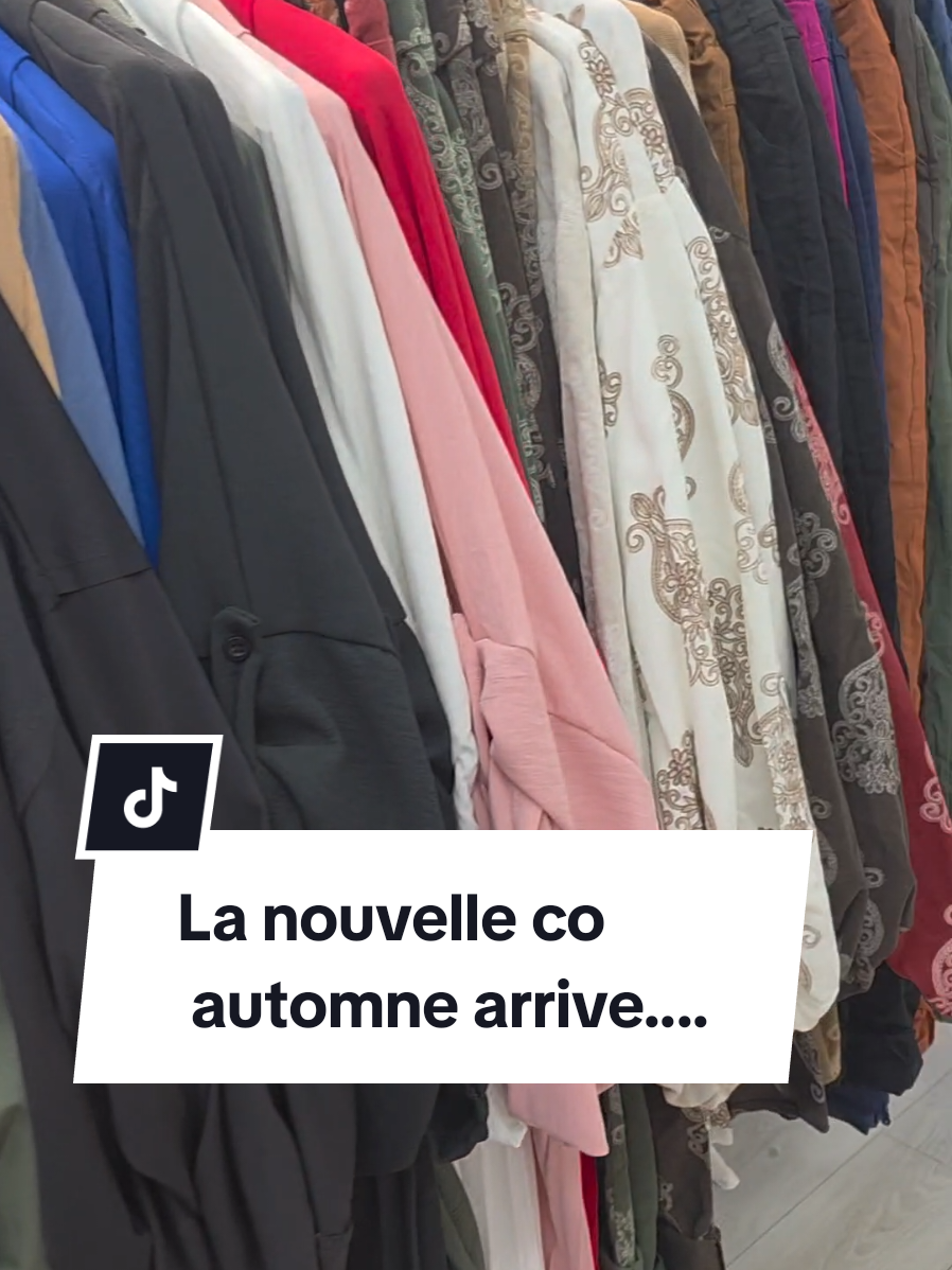 Prêtes à découvrir la nouvelle co ?? 🥰 Voiture blindée de pépites, le reste arrive mardi par transporteur...  #dresscodegap #nouvellecollection #shopping #vêtementsfemme 
