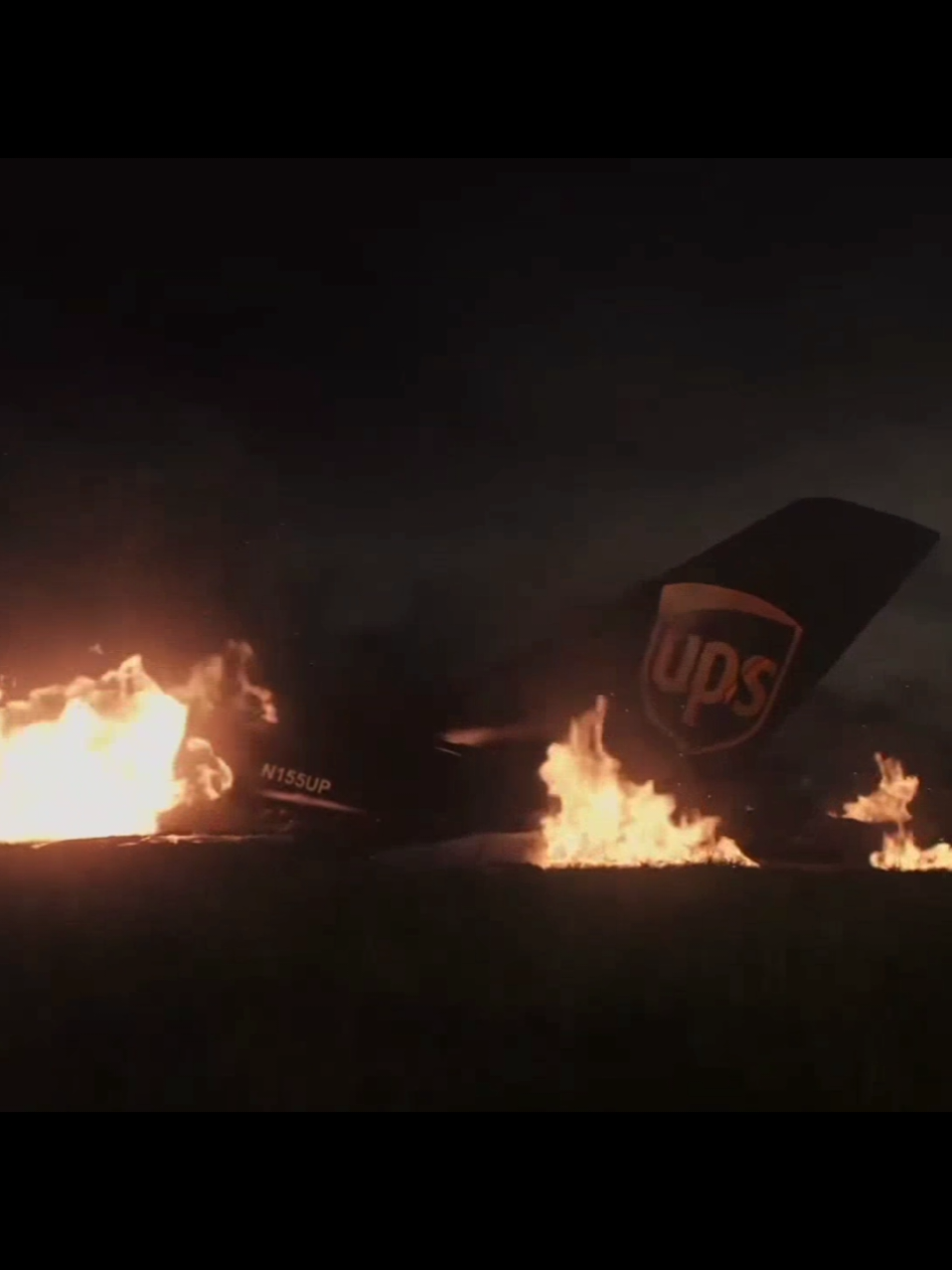 How did they crash? ✈️😨 • • ✈️: UPS Airlines Flight 1354 📹: Air Crash Investigation Season 21 Episode 10 • • On 14 August 2013, UPS Airlines Flight 1354 clips the tops of trees and crashes into a hillside about one nautical mile short of the runway during final approach to Birmingham–Shuttlesworth International Airport in Alabama. Both crew members on board are killed in the crash. • • #aircrashinvestigation #planecrash #ups1354 #airbus #alabama 