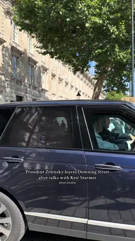 Ukrainian President Zelensky leaves Downing Street after talks with UK Prime Minister Keir Starmer #zelensky #zelenskyy #keirstarmer #ukraine #london  