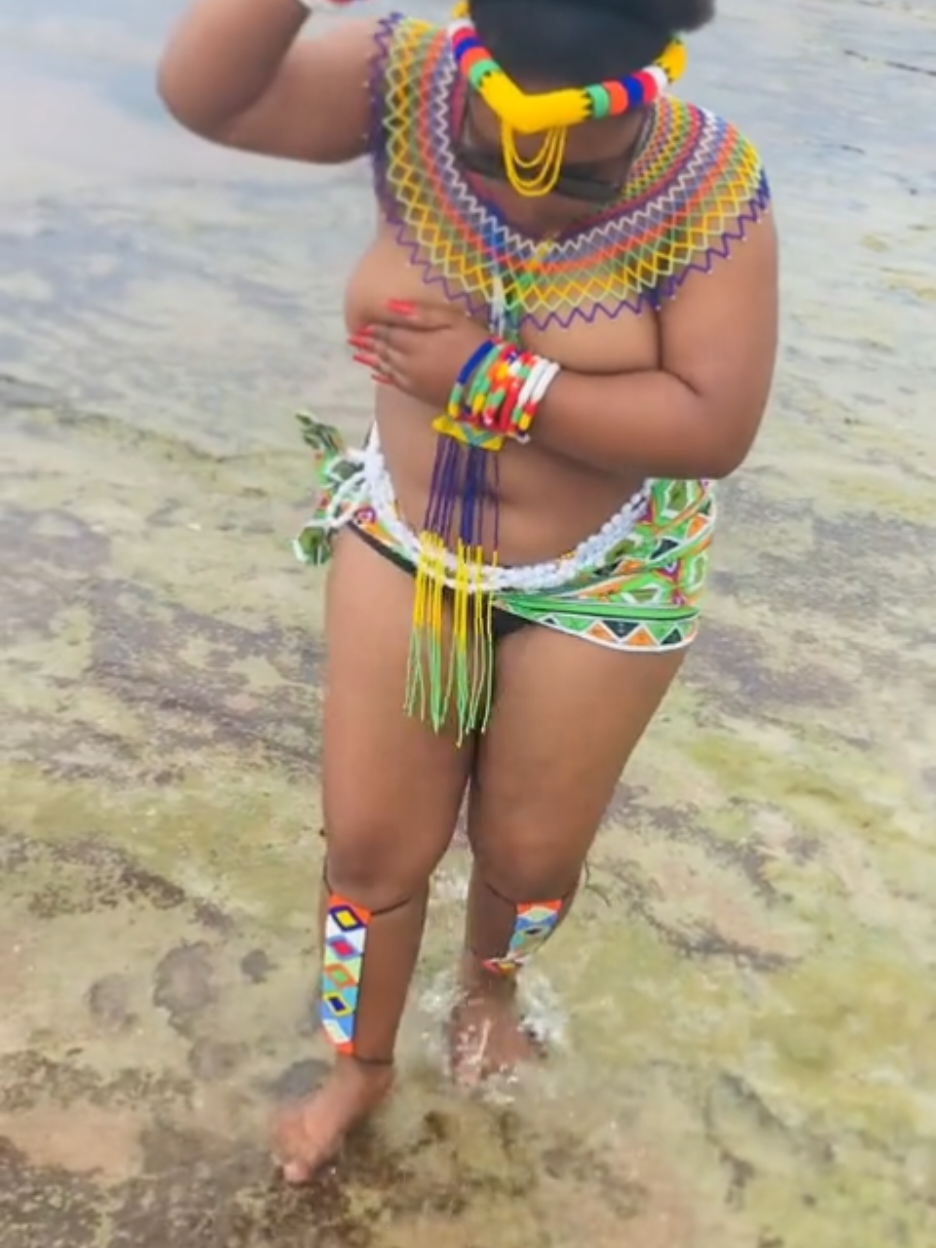 In Yabantu and Zulu Culture, women do not contribute any sexual meaning to their naked breasts. Women in different stages of their lives wear different beaded outfits. The older they get and as they are married, the more they cover their bodies. Different colors and beads are used to express feelings and communicate messages regarding their gender and marital status.  Each ceremony in Zulu culture has its own dress code. Zulu dress South African village culture traditional video religion dance women's special girl femininity lifestyle virgin  #zuluculture #trending #tribes #african #traditional 