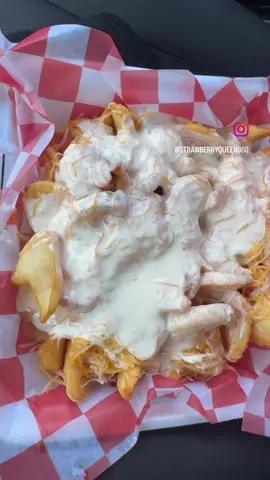 Cheesy queso fries🍟 😋#cheesy #fries #foodporn #Foodie #foryoupage