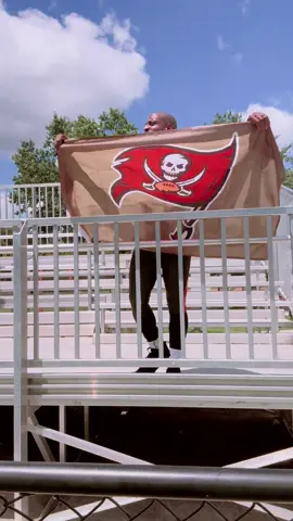 Bucs chant (Tampa Bay)  #nfl #football #chant #fyptiktok #nflfans @NFL @Tampa Bay Buccaneers @Guru  🏴‍☠️ 