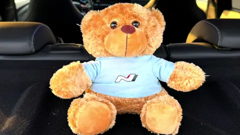 #i20n #carsoftiktok #carcommunity #cars #carscene #fy #foryou #foryoupage #hatchback #hyundai #korean #hyundai #i20n #20nperformance #carporn #performance #dortmund #hyundaii20n #cars #jpperformance #ntechniks #nudelbox #reisschüssel 