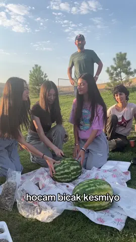 buyu ile kesildi 