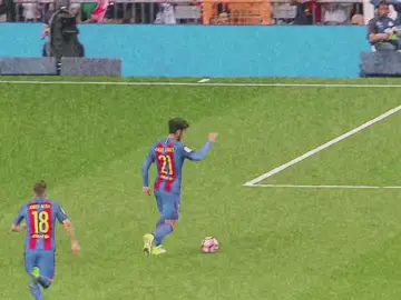 Barcelona’s new protector.#fyp #footballedit #lamineyamal #messi 