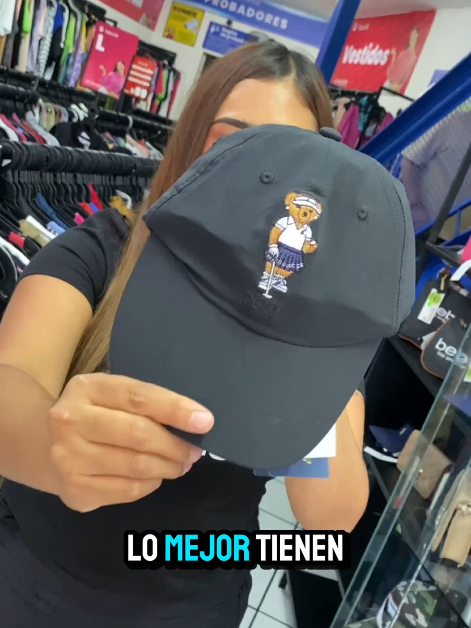 💥🤯 Llévate gorras de marca 100% original con un descuentazo🤯💥 Sí, así como leíste… Porque en La Rousse encuentras gorras y viseras de la marca Polo con un 50% de descuento todos los días 🙌🏻 ¿Lo mejor? Vienen en un montón de modelos diferentes🎉 💬 Comenta “GORRA” y te paso las direcciones de donde las puedes encontrar #morelia #saldos #polo #gorras #viseras #outlet