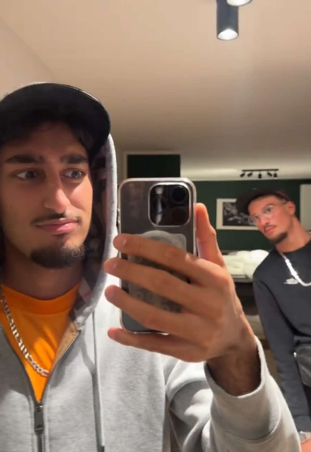 da war der Spiegel noch nicht kaputt 💀 #fypシ #tiktok #viral 