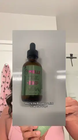 I haven’t seen the inside of a salon in years and my hair is growing and getting thicker. 😇 #mielleorganics #hairgrowthtips #naturalhaircare #silkpressnaturalhair #silkpress 