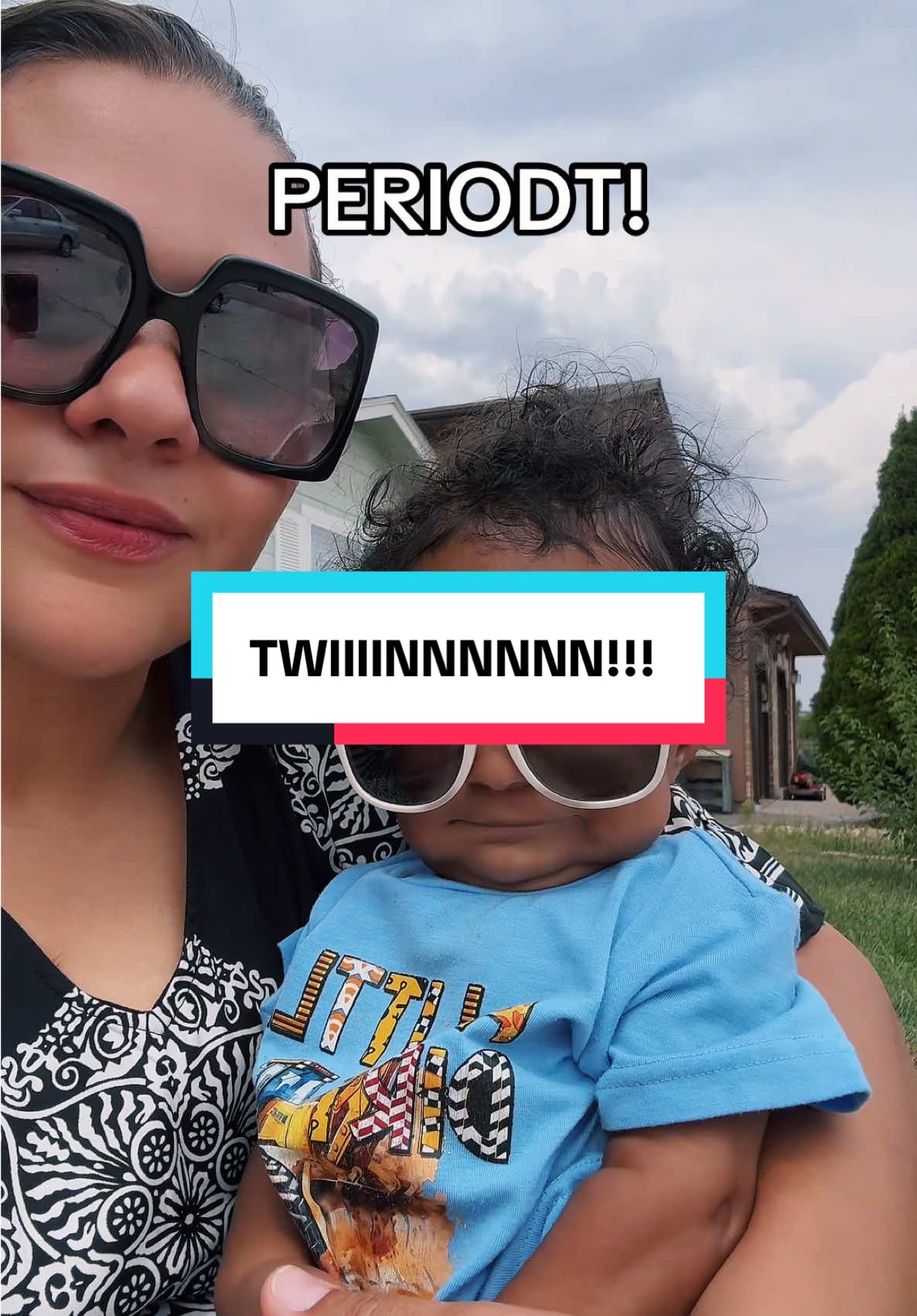 not the drool drop 😂 🤤 !  #hayyitstay #twin #twinning #meandmybaby #mamasbaby #periodt 