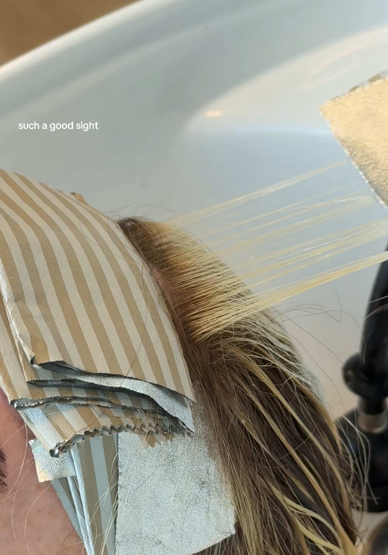 Foilssssss @house of foils #fyp #hairstylist #foilpull 