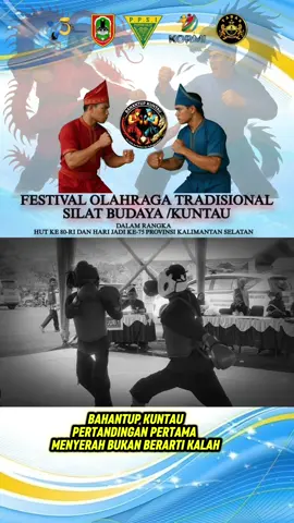 Bahantup Kuntau – Pertandingan Perdana Menyerah bukan berarti kalah. Yang terpenting adalah keberanian untuk tampil di hadapan audiensi, membuktikan bahwa pertarungan (fighting) berbeda dengan seni bunga. Peserta telah menunjukkan dengan jelas bahwa keindahan seni bunga Kuntau tidak dapat disamakan dengan duel di atas matras. Perlu pemahaman bagi mereka yang menganggap ini sekadar tinju. Bela diri apa pun, jika menggunakan sarung tangan, tentu geraknya tidak sebebas saat membawakan seni bunga—keindahannya akan berkurang. Lagipula, jika seseorang sedang bertarung, apakah harus mengeluarkan jurus indah hanya demi estetika? Satu kata yang tepat: lucu. Pertarungan di gelanggang memiliki tujuan berbeda dibandingkan membunga Kuntau. Tabas menghadirkan Bahantup Kuntau ini untuk Banua tercinta, untuk Borneo. Jika kita hanya menampilkan seni bunga, Kuntau kita bisa dianggap sekadar tarian oleh orang luar. Namun, lewat pertandingan inilah kita memperlihatkan karya seni bela diri sejati—perpaduan teknik, kekuatan, dan warisan budaya yang sesungguhnya.  #bahantupkuntau #fyp #mma #tabas #byoncombat 