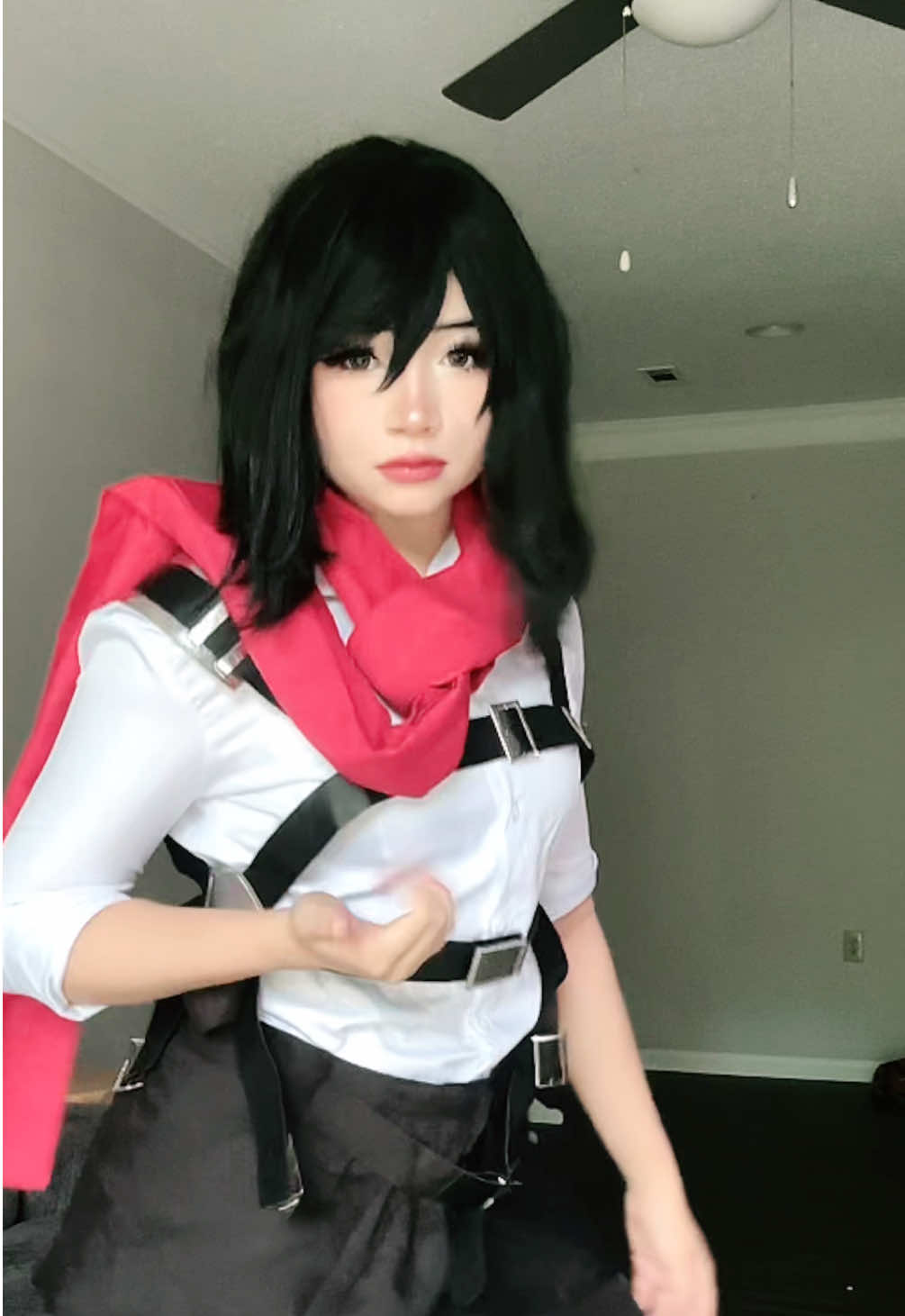 so tired i accidentally fell asleep in cosplay after this😩 #mikasaackerman #mikasacosplay #aotcosplayer #attackontitancosplay 