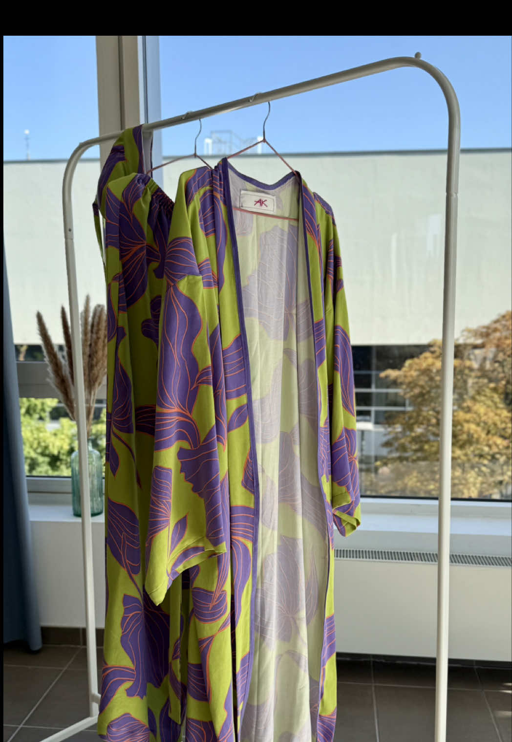 A love letter 💌 to clean finishes — because beauty should be inside the garment too 🥰⠀ ⠀ ⠀ ⠀ ⠀ ⠀ ⠀ ⠀ ⠀ #frenchseam #sewingtips #handmadewardrobe #sewingtutorial #sewinginspiration #dressmaking #sewingskills 