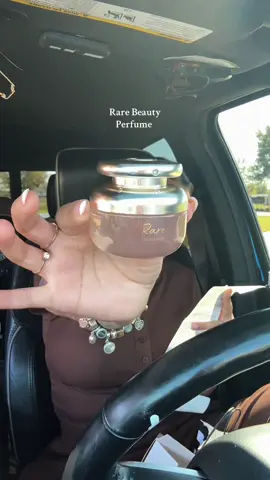 It lives up to its hype, babes run and go buy it. @Rare Beauty #rarebeauty #rareperfume #rarebeautyperfume #perfumetiktok 