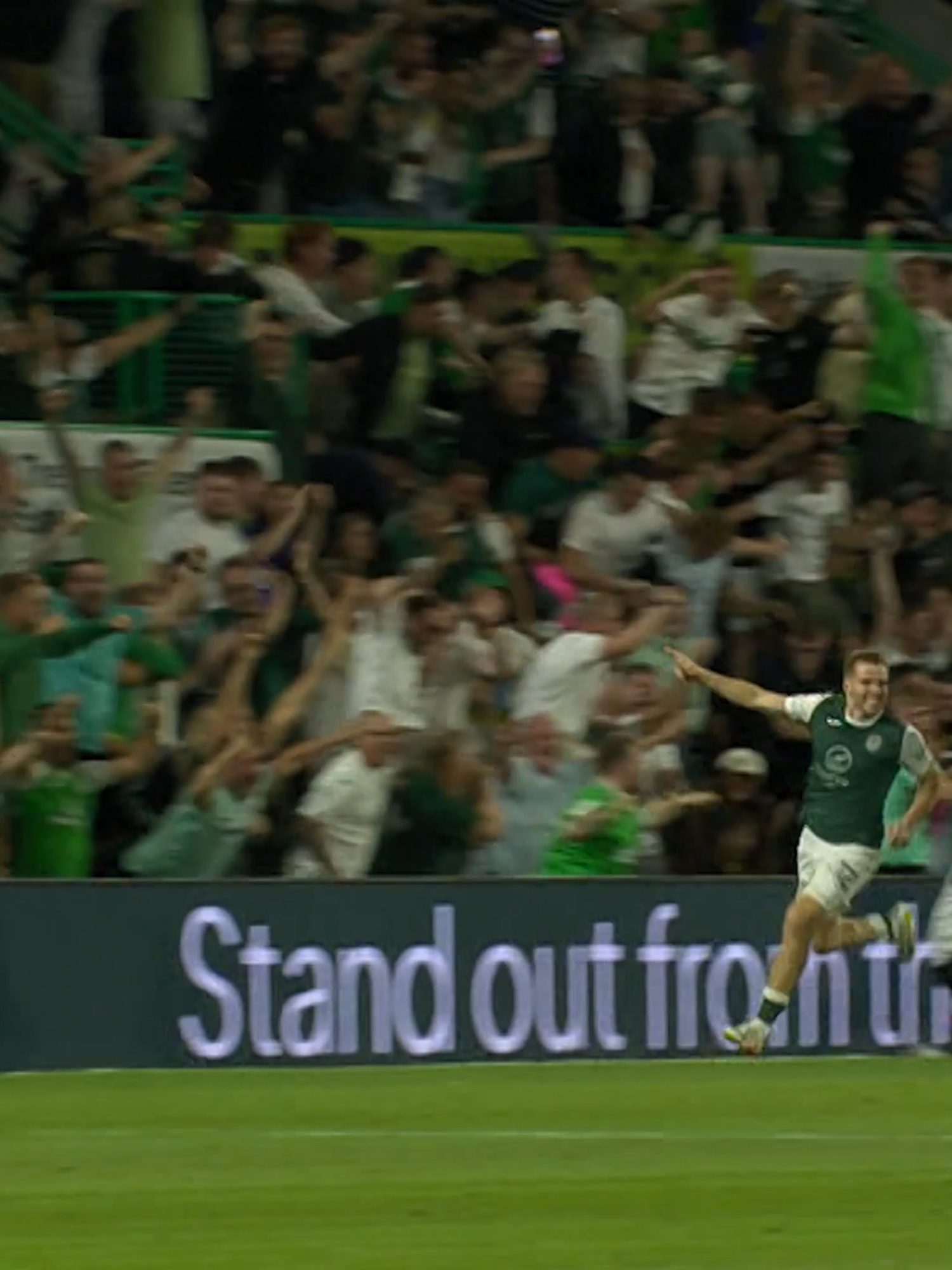 Absolute scenes at Easter Road! 🤩 Chris Cadden puts Hibs back in front on aggregate against Partizan! ⚽️ #BBCFootball #Hibs #Cadden