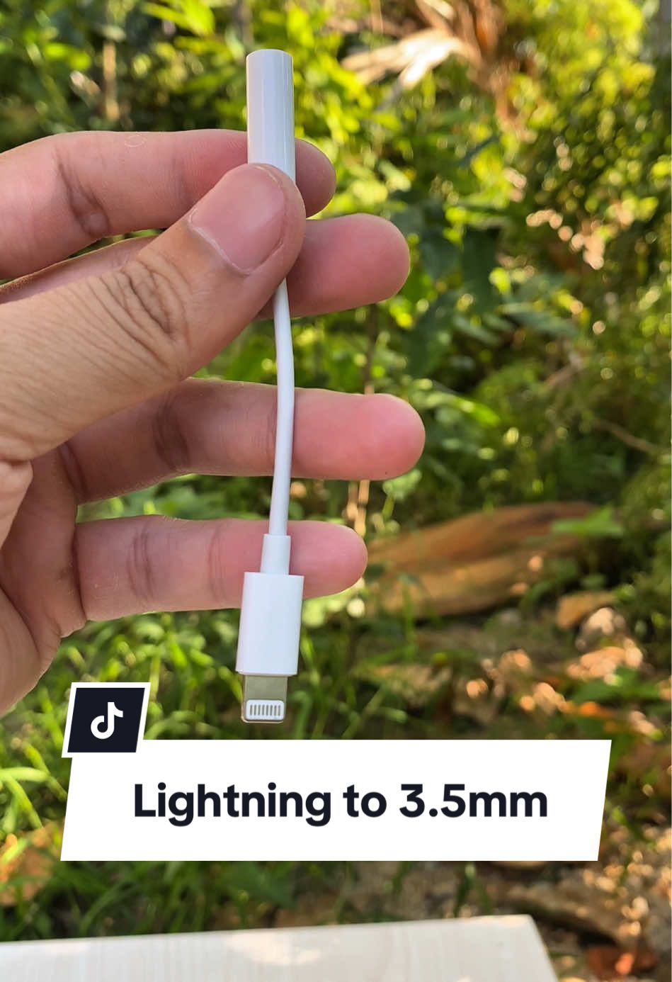 Câp chuyển đổi Lightning sang 3.5mm, dùng để nghe nhạc, gọi điện, điều khiển có dây