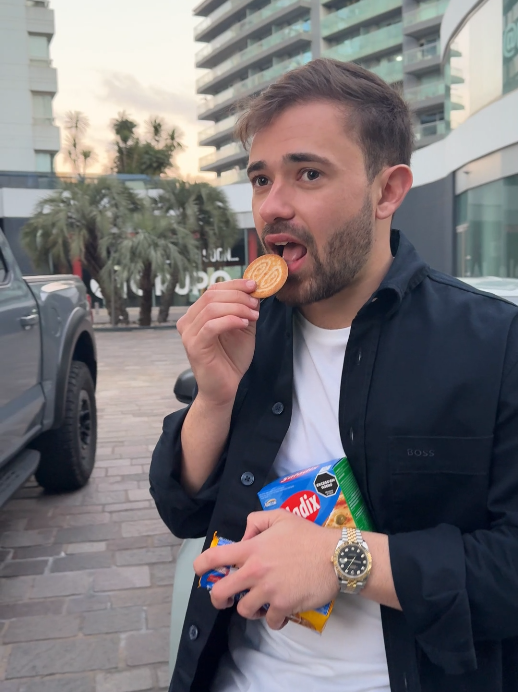 si soy millonario 🤣 . #argentina #tinomossu #Lifestyle #paratii #dinero 