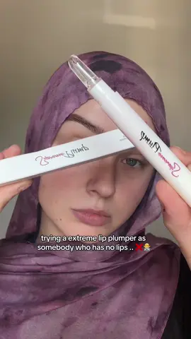 trying a extreme lip plumper for the first time 😳 .. do you think it made a difference??  #lipplumper #lipcombo #makeup #BeautyTok #lipvolumizer @SupremeTan @ameenaroshae 💓