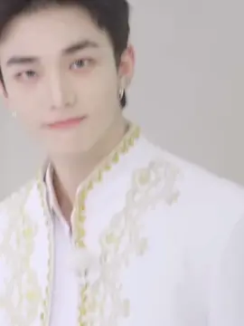 he's so fine 💗 so perfect boy #hyunjin #foryou #fyp #stay 