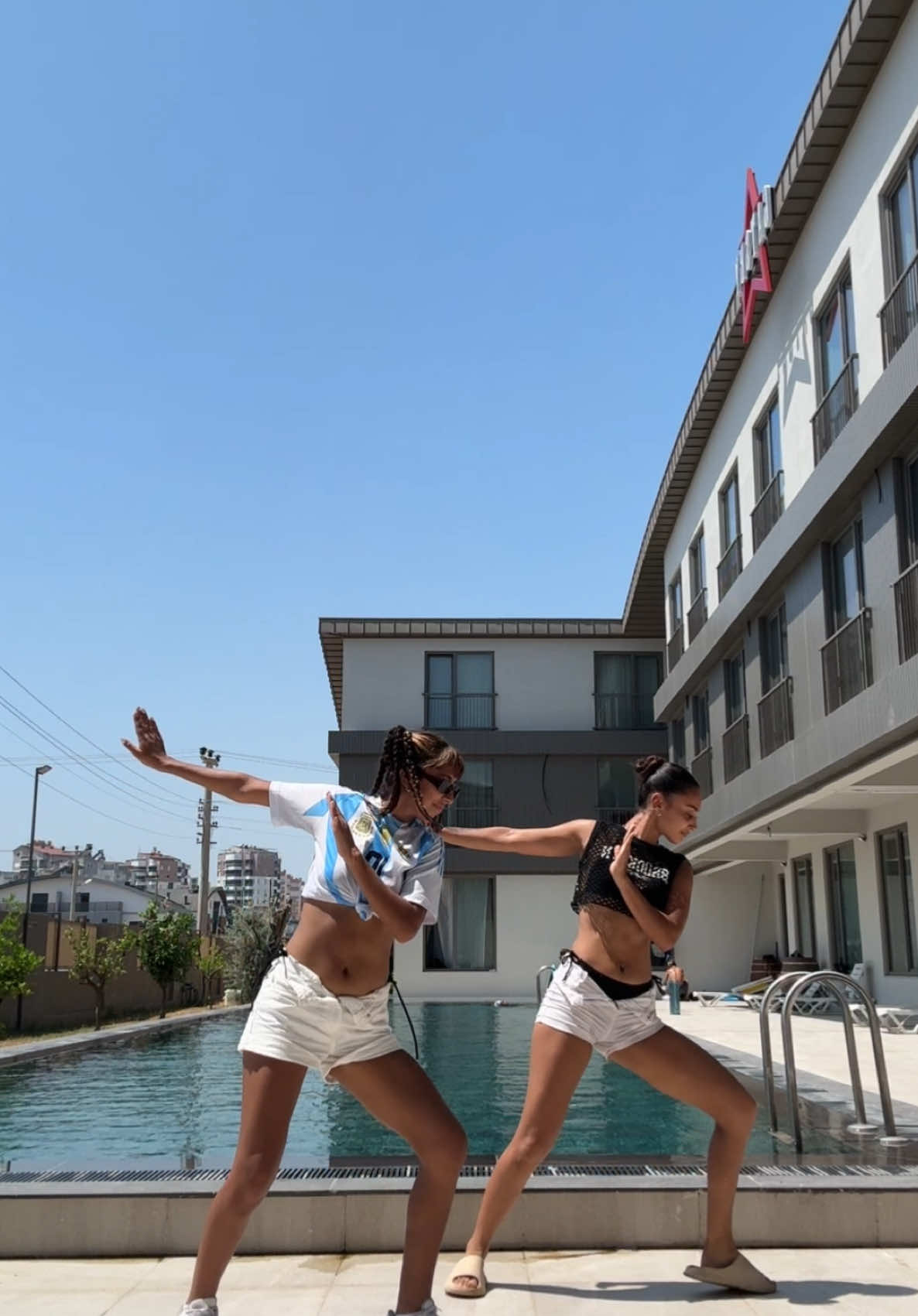 Pa todas la mamasitas que escuchan dancehall 💋 @Ari Leguizamon   #dance #dancehall #fyp #dancer #bailarina #antalya #turkey 