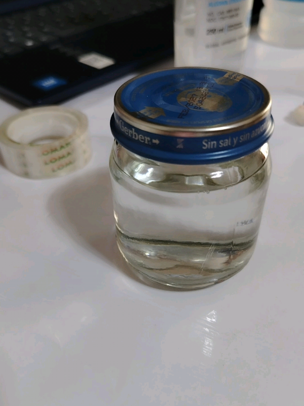 Holaaa, les hago un video de como hago la resina o barniz casero para mis llaveros #SmallBusiness #keychain  #fyp #porcelanafria #barniz 