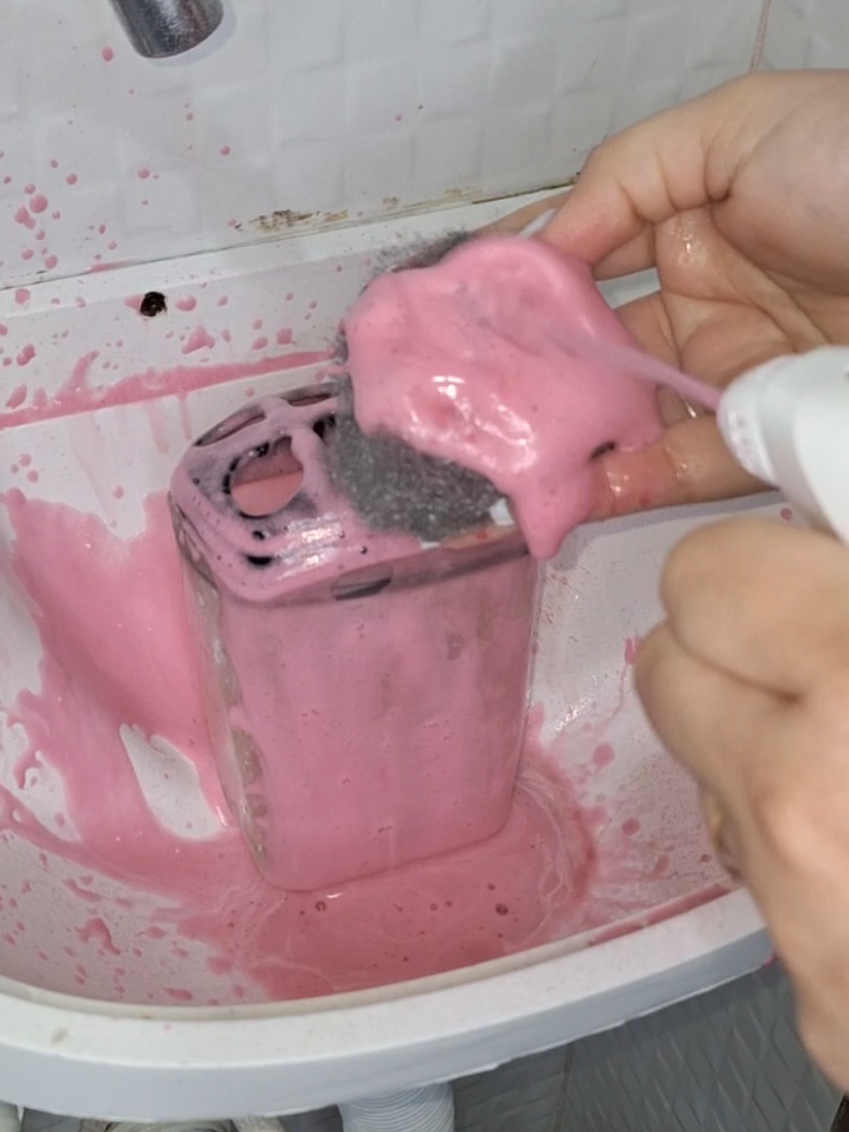 Limpeza do porta escovas 🧼  #asmr #limpeza #fyy #fy #donadecasa 