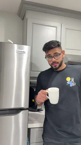 Ingredients 	•	2 cups makhana (fox nuts/lotus seeds) 	•	1–2 tsp desi ghee 	•	½ tsp salt (adjust to taste) 	•	¼ tsp turmeric powder (haldi) Instructions 	1.	Preheat your air fryer to 160°C (320°F). 	2.	In a bowl, add makhana. Drizzle with desi ghee, sprinkle salt, and add turmeric powder. Mix well so each makhana is evenly coated. 	3.	Transfer them into the air fryer basket in a single layer. 	4.	Air fry for 5–7 minutes, shaking the basket halfway through to ensure even roasting. 	5.	Once they turn crisp and lightly golden, remove from the air fryer. 	6.	Let them cool slightly, then enjoy your crunchy, healthy snack! Tip: You can also add black pepper, peri-peri masala, or roasted cumin powder for extra flavor.