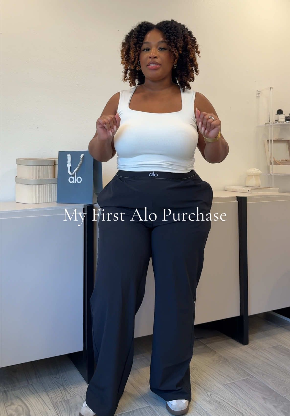 My first Alo purchase and omggg im so obsessed with these pants!! Definitely going to get great wear out of these! Do you shop at @alo? Linked in my LTK🤍 #alo #alohaul #alotryon #tryonhaul #shopping 