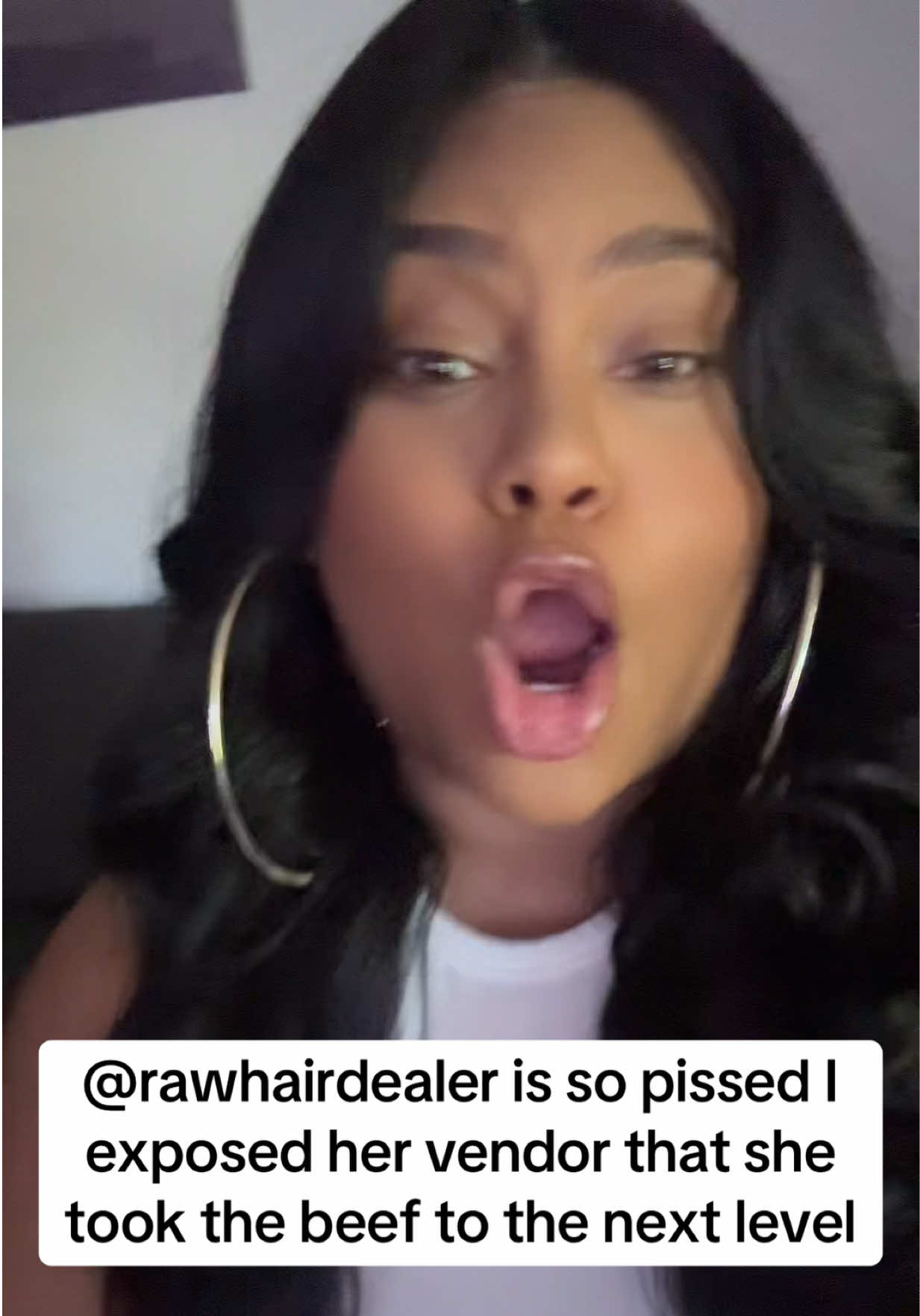 CRAZY! She is pissed I exposed her vendor she took the beef very far #fyp #fypシ #fypシ゚viral #viralvideo🔥 #tiktok #mustwatch #exposingvendors #rawhairdealer #foryoupage #foryou #trending #trendingtiktok #CapCut #trendingsound #rawhair 
