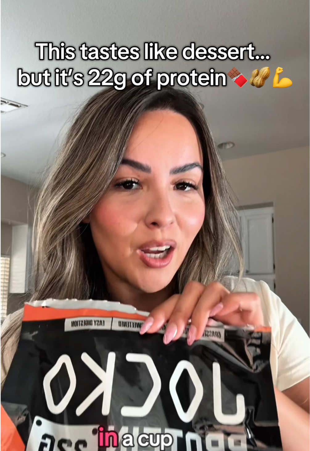 Chocolate + peanut butter + 22 g of protein = love at first sip 🥜🍫💪 #JockoFuel #ProteinGoals #ChocolatePeanutButter  #jockoproteinpowder 
