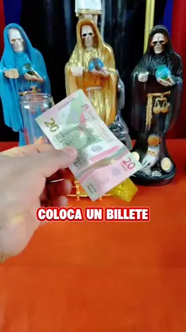 Coloca un billete debajo de tu almohada para atraer abundancia🍀✨ #santamuerte #santisimamuerte💀🕯️🌟  #santamuertedevotee #sacerdotedelasantamuerte #paratiiiiiiiiiiiiiiiiiiiiiiiiiiiiiii 
