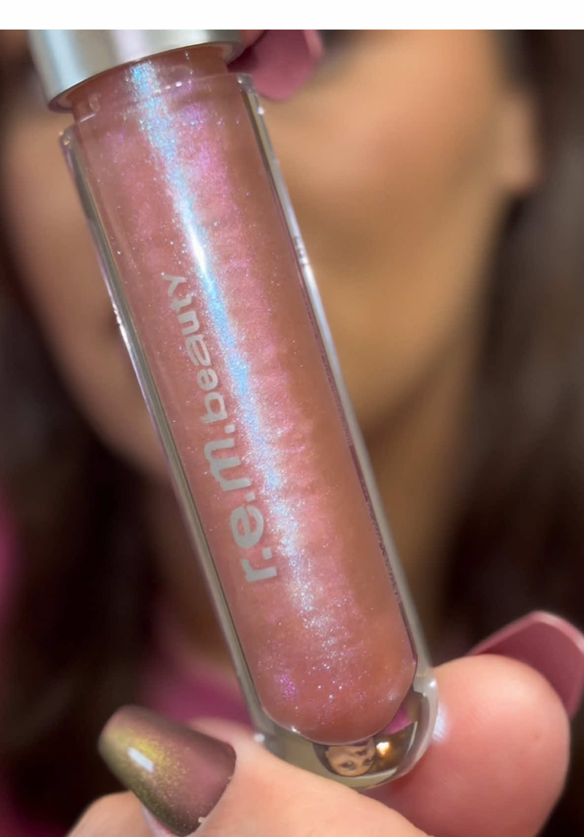 I always get compliments on this glossy balm!! It’s so gorg ✨ #rembeauty #glossybalm #iridescent #tiktokshopbacktoschool #tiktokshopcreatorpicks 