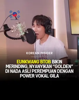 Eunkwang dari BTOB kembali membuktikan kualitas vokalnya yang luar biasa. Ia baru saja merilis video cover lagu “Golden” milik HUNTR/X, yang sebelumnya menjadi bagian dari proyek animasi K-pop Demon Hunters. Yang bikin heboh, Eunkwang membawakan lagu ini dalam nada asli versi perempuan, tanpa menurunkan kunci sama sekali. Hasilnya? Vokalnya terdengar begitu kuat, fleksibel, dan penuh emosi, membuat penggemar tak berhenti merinding. Netizen memuji bagaimana Eunkwang mampu mempertahankan kekuatan nada tinggi sambil tetap menyampaikan penghayatan lirik, membuktikan bahwa statusnya sebagai salah satu vokalis terbaik K-pop bukan sekadar gelar. Follow @beritakorea.id untuk tahu info terbaru tentang K-pop, K-drama, dan budaya Korea. — #eunkwang #btob #koreaninfo #koreandrama #kpop       