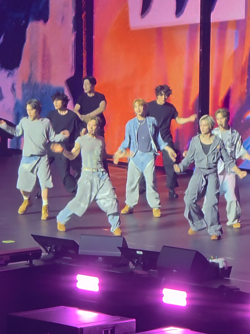 @WayV Official performing 