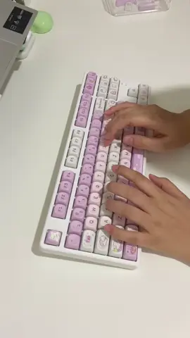 ช่วงอวดของน่ารักหรือยังไง 😉🎀 #keycaps #ของน่ารัก 