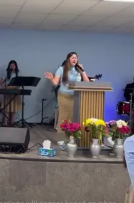 Yo no puedo renunciar a ti, esa Gloria q me hace vivir esa gloria q me trajo aqui, ese fuego q arde entre mis huesos, que me recuerda q tu eres mi dueño !!❤️#praisethelord #pentecostes #adoracioncristiana #iglesiapentecosteslevantateyresplandece #Godlovesyou 