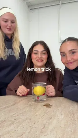 no cause how do you do it 😭🍋 #lemontrick 