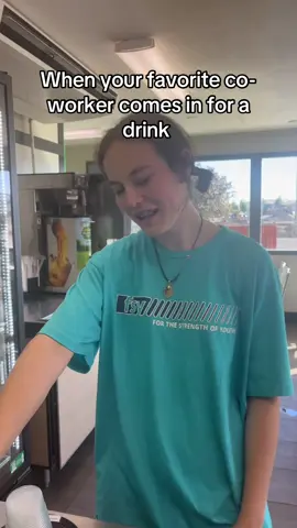 SHAKE YOUR DREADS 😛😛 #fastfood #subway #favoritecoworker #avacado #fyp 