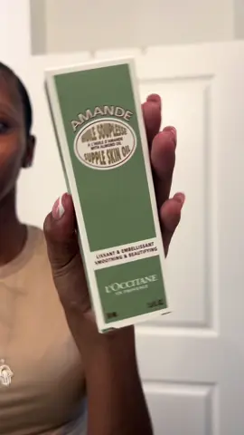 Almond oil that turns your skin into its best accessory. @LOCCITANE Amande Supple Skin Oil is what you need 🤭 @Butterly  . . . . . #morganamorgana #stlcontentcreator #stlinfluencer #loccitane #loccitanesuppleskinoil  