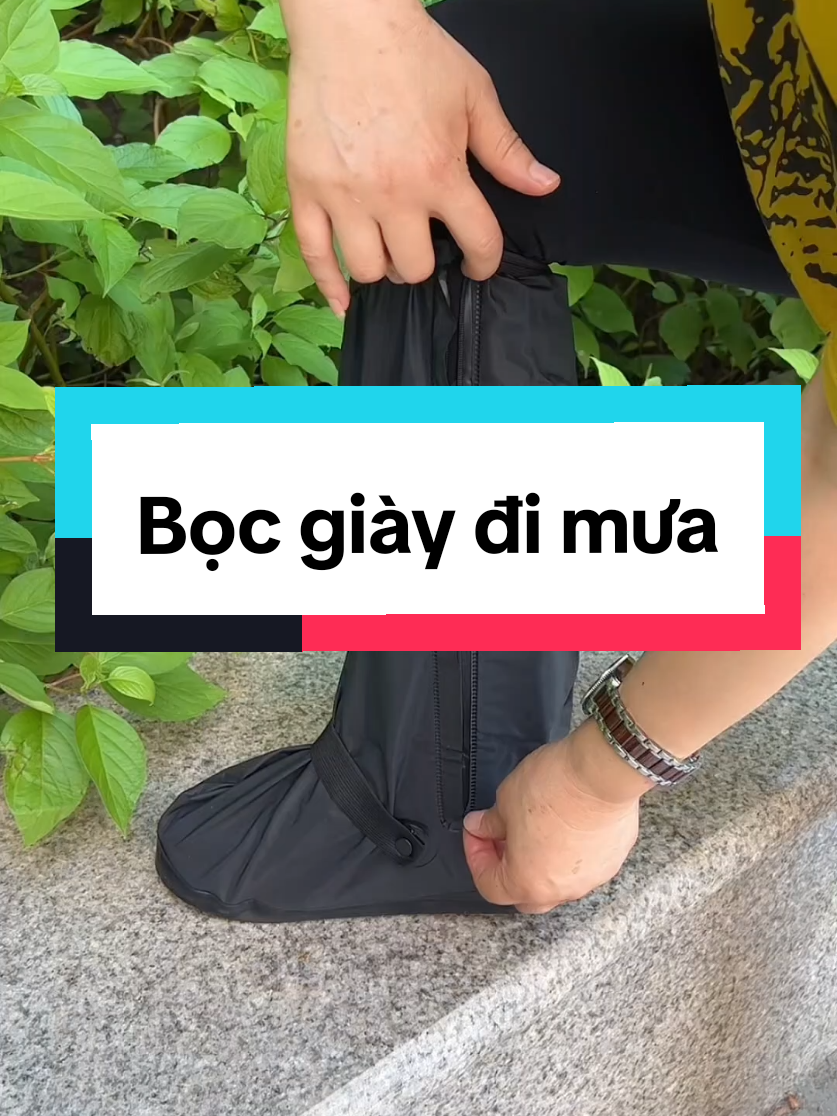 Mùa mưa đến rồi đi làm hay đi ra ngoài trời mua sợ ướt giày thì phải chuẩn bị cái đôi ủng bọc giày đi mưa này #bocgiaydimua #bocgiaychongnuoc #ungdimua #thietthuc #creatorsearchinsights 