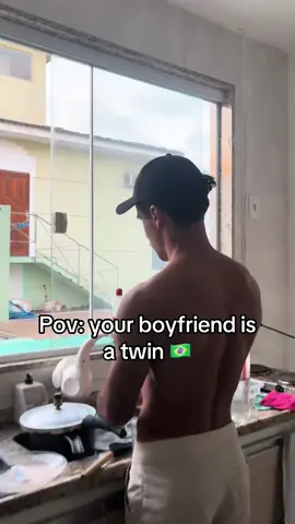 Shit happens hahahaha @Lucas Belchior #twin #brazilianboyfriend #riodejaneiro #fyp #tiktokbrasil 