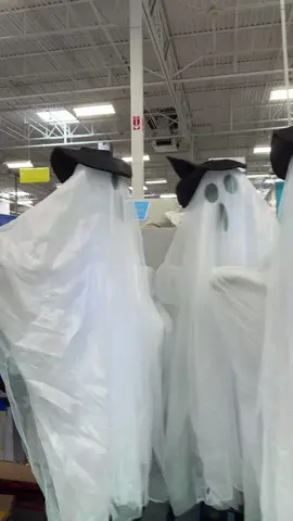 Get your ghosts now @Sam’s Club 🤣👻👻👻  #samsclub #spookyseason #honolulu #samsclubscanandgo #whitechicks 