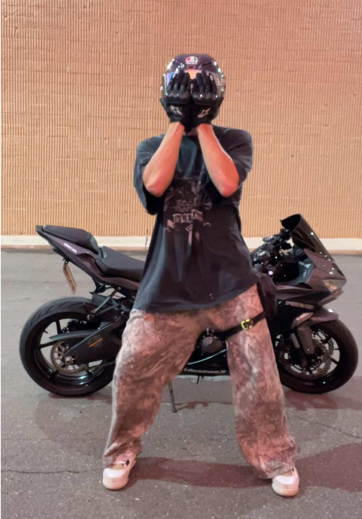 run to meee #fyp #biker #biketok #BookTok 