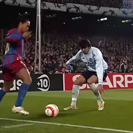 La sonrisa del fútbol 🇧🇷🔥 #ronaldinho #skills #futbol⚽️ #fyp #michaeljackson 