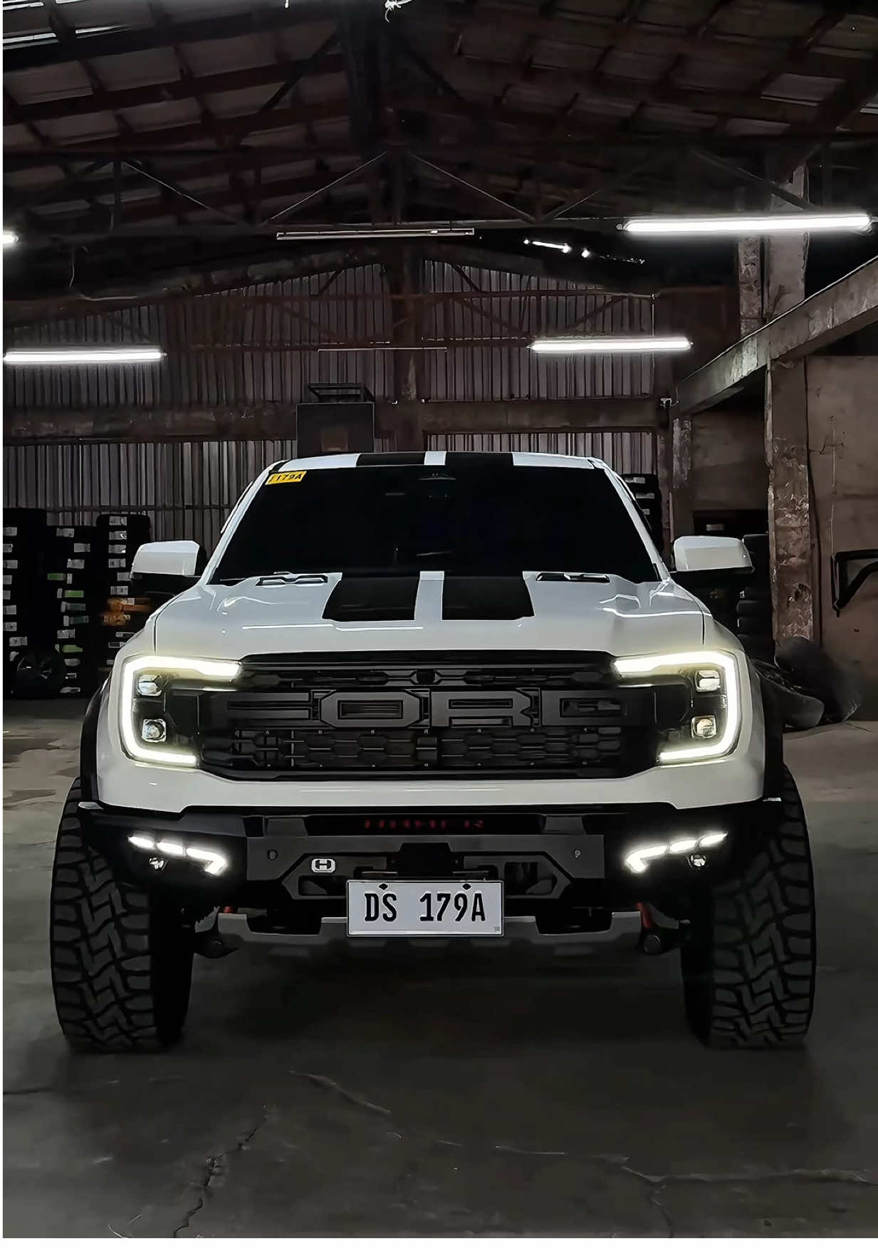 Ranger Raptor V6🔥 Installed: ▪️King Springs ▪️20” Toyo OPRT ▪️20” Fuel Sigma in Matte Black 𝗦𝗛𝗢𝗣 𝗡𝗢𝗪📲 | TireOne Motors Corp. - 𝘽𝘼𝙎𝙏𝘼 𝙏𝙄𝙍𝙀𝙊𝙉𝙀, 𝙌𝙐𝘼𝙇𝙄𝙏𝙔 𝙔𝘼𝙉!😎 📍TireOne Motors Corp. Illustre Ave., Brgy. Palanas, Lemery, Batangas ☎️ 0917-1-GUL0NG(485064) 💳 We accept all major credit cards! *Straight payment only. 🚛 We ship nationwide(*Customer's expense) - #TireOneInMotion #TireOnePH #TindigTireOne #FuelWheels #RaptorV6             