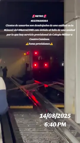 🚨METRO🚨 #ULTIMAHORA  Cientos de usuarios son desalojados de una unidad en la #Linea2 del #MetroCDMX esto debido al fallo de una unidad por lo que hay servicio provisional de Colegio Militar a Cuatro Caminos. ⚠️Toma previsiones⚠️ #infometromx #MetroCDMX 