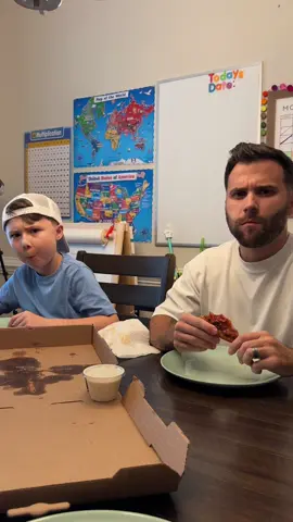 Mama LOVES when it’s pizza night! 🤪🍕  #kingofqueens #pizzanight #funnymoments #fyp #viral 