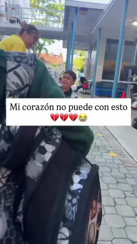 Mamis que difícil el día de hoy!😭😭😭 #backtoschool #kindergarten #elementary #boymom 