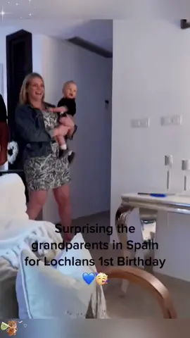 Surprising grandparents with their grandchildren  #baby #babiesoftiktok #babytok #kid #kidsoftiktok #toddler #toddlersoftiktok #kidstiktok #grandma #grandpa #reunior #reunited #grandparents #wholesome #heartwarming #tearsofjoy #emotional #foryoupage #fryou #fyp 